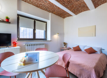 CAMELIA-APPARTAMENTO AEROPORTO TORINO CASELLE-CASA VACANZA -LOCAZIONI BREVI